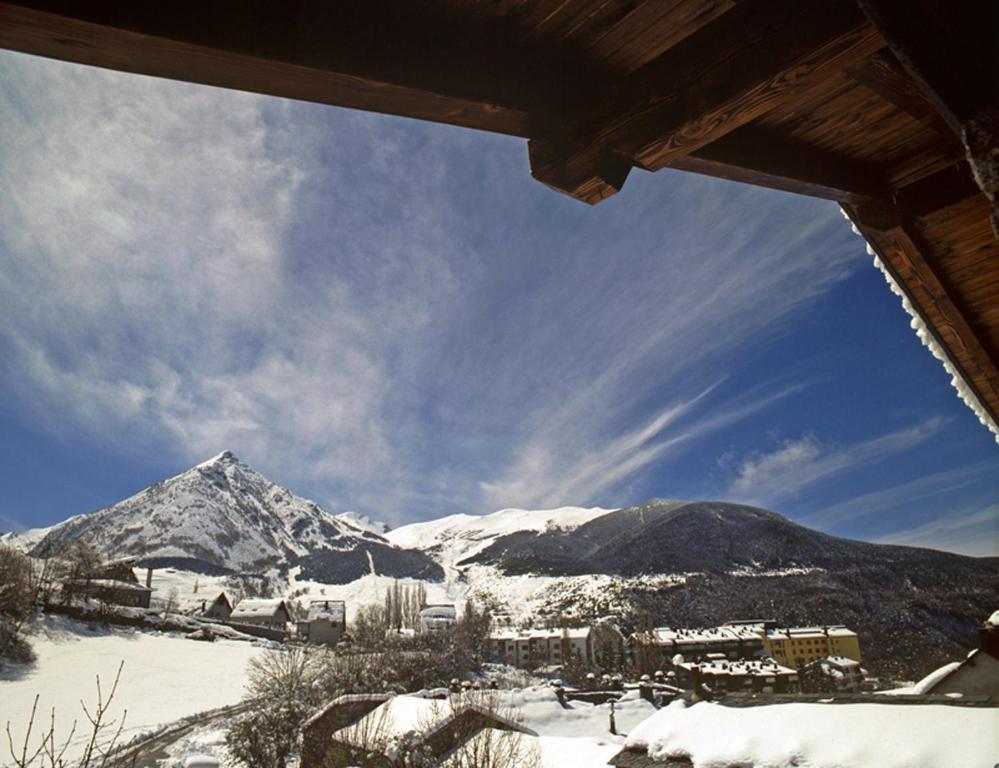 Hotel Casa Cornel Cerler Chambre photo